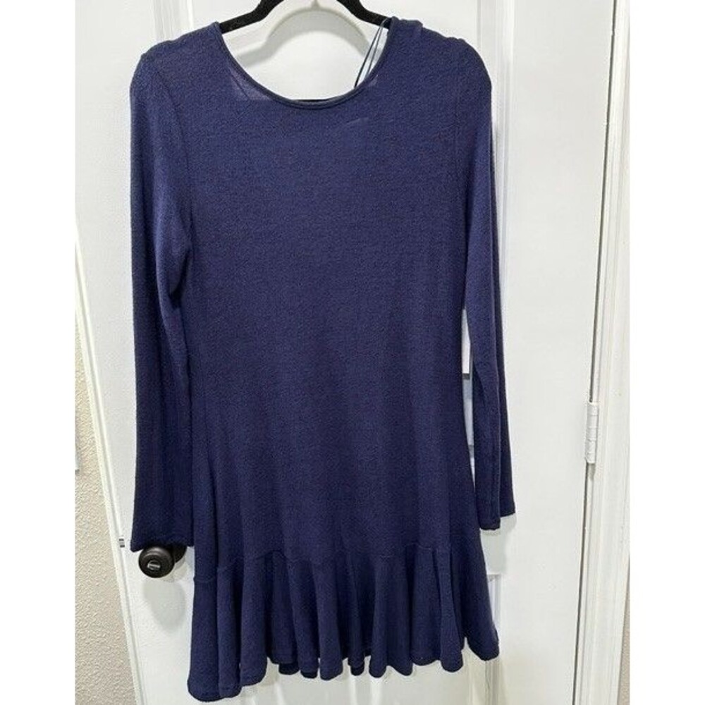 NWT Francesca's Women s Sz XS Navy Ribbed Knit Peplum Hem Back V-Neck Top Dress